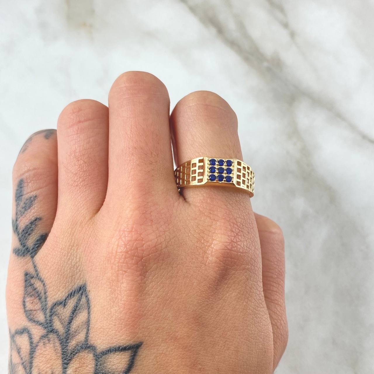 Maya Ring 3.6gr / Size 10 1/2 / 18K Gold