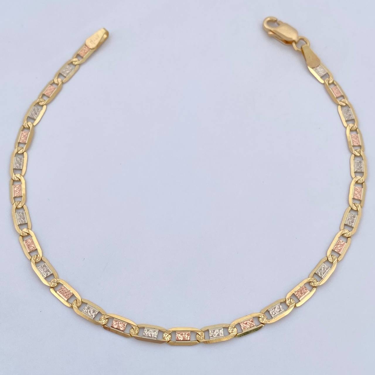 Pulso Escalera Plana 4.15gr / 19.6cm / 3.1mm Tres Oros +3 18K $