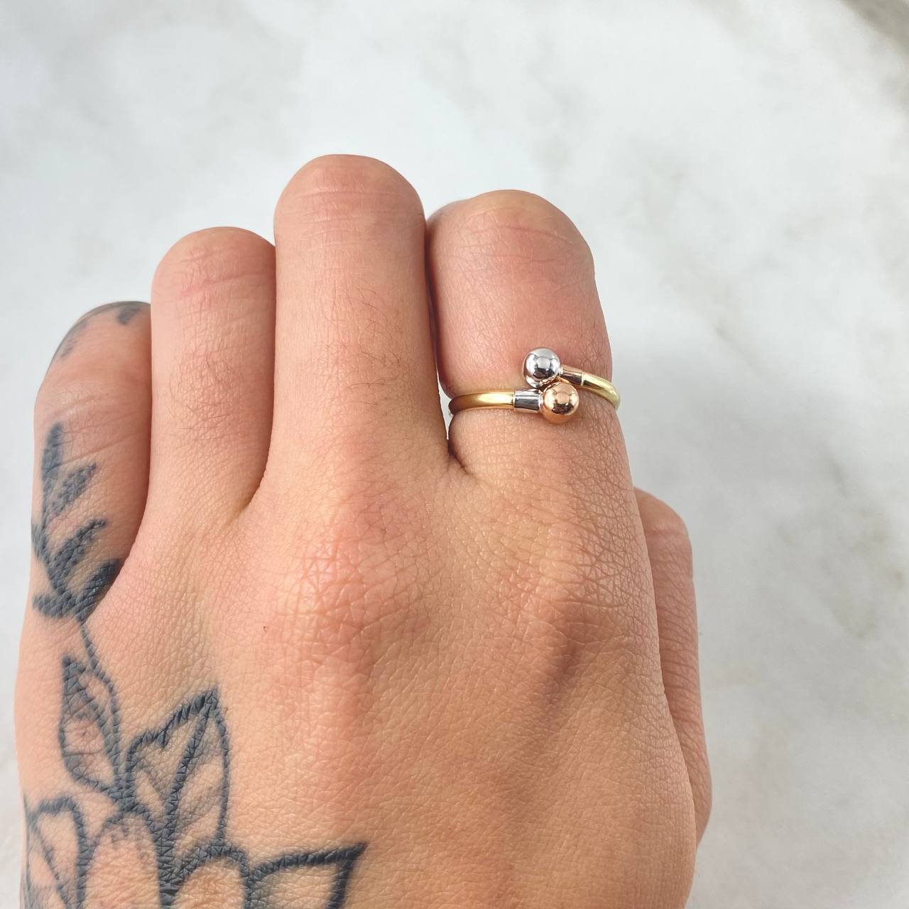 You and Me Ring 1.05gr / T5 / Three 18K Golds ©