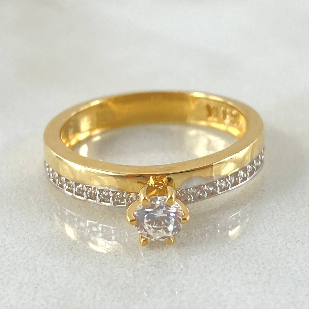 Solitaire Ring Dense Rail 3gr / Size 6 1/4 / 18K Yellow Gold ©