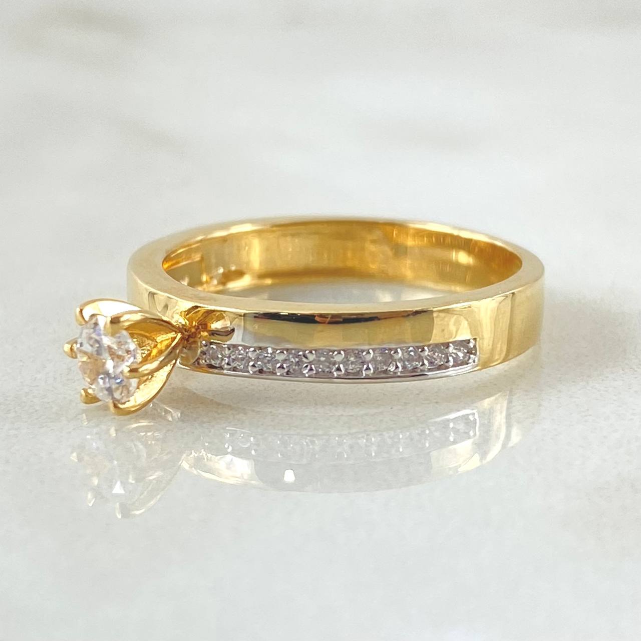 Solitaire Ring Dense Rail 3gr / Size 6 1/4 / 18K Yellow Gold ©