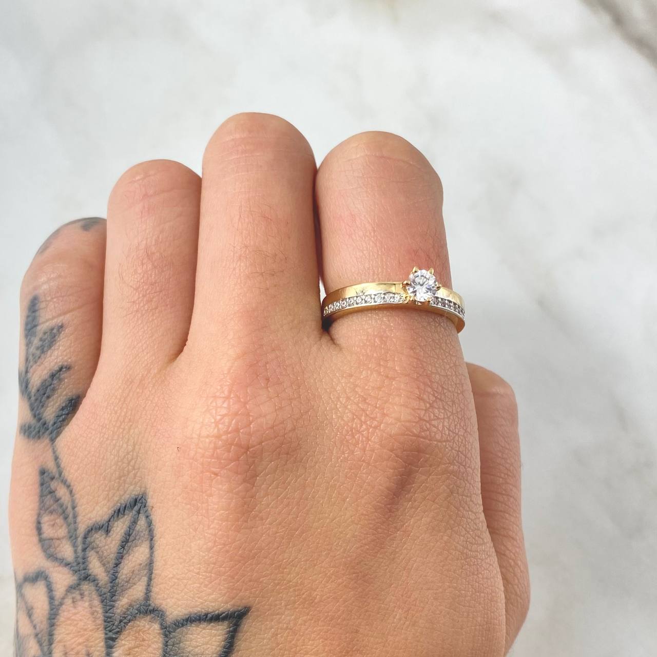 Solitaire Ring Dense Rail 3gr / Size 6 1/4 / 18K Yellow Gold ©