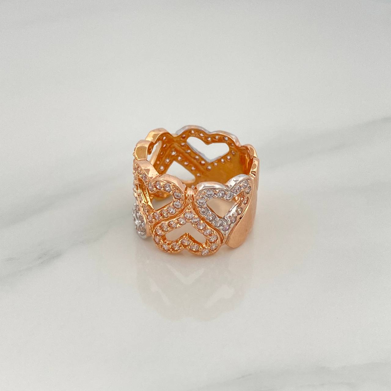 Anillo Corazones Intercalados 6.75 g / T4 1/2 Dos Oros Blanco Rosa 18K