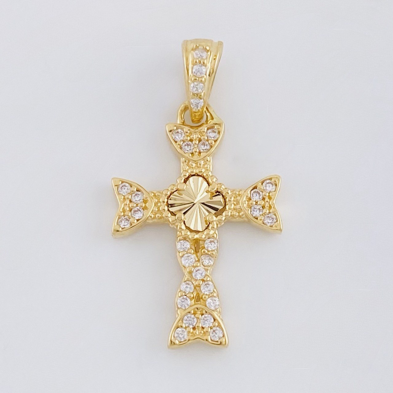 Diamond Cut Clover Cross Pendant Braided 1.65 g / 1 in 18K Yellow Gold