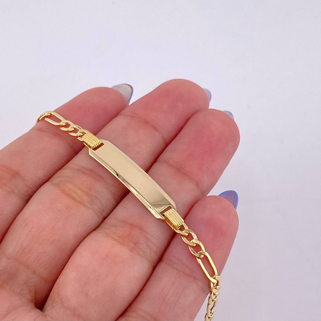 Pulso Cubano Placa Rectangular Curva 3.75gr / 7 in / 3.2mm Oro Amarillo +1 18K