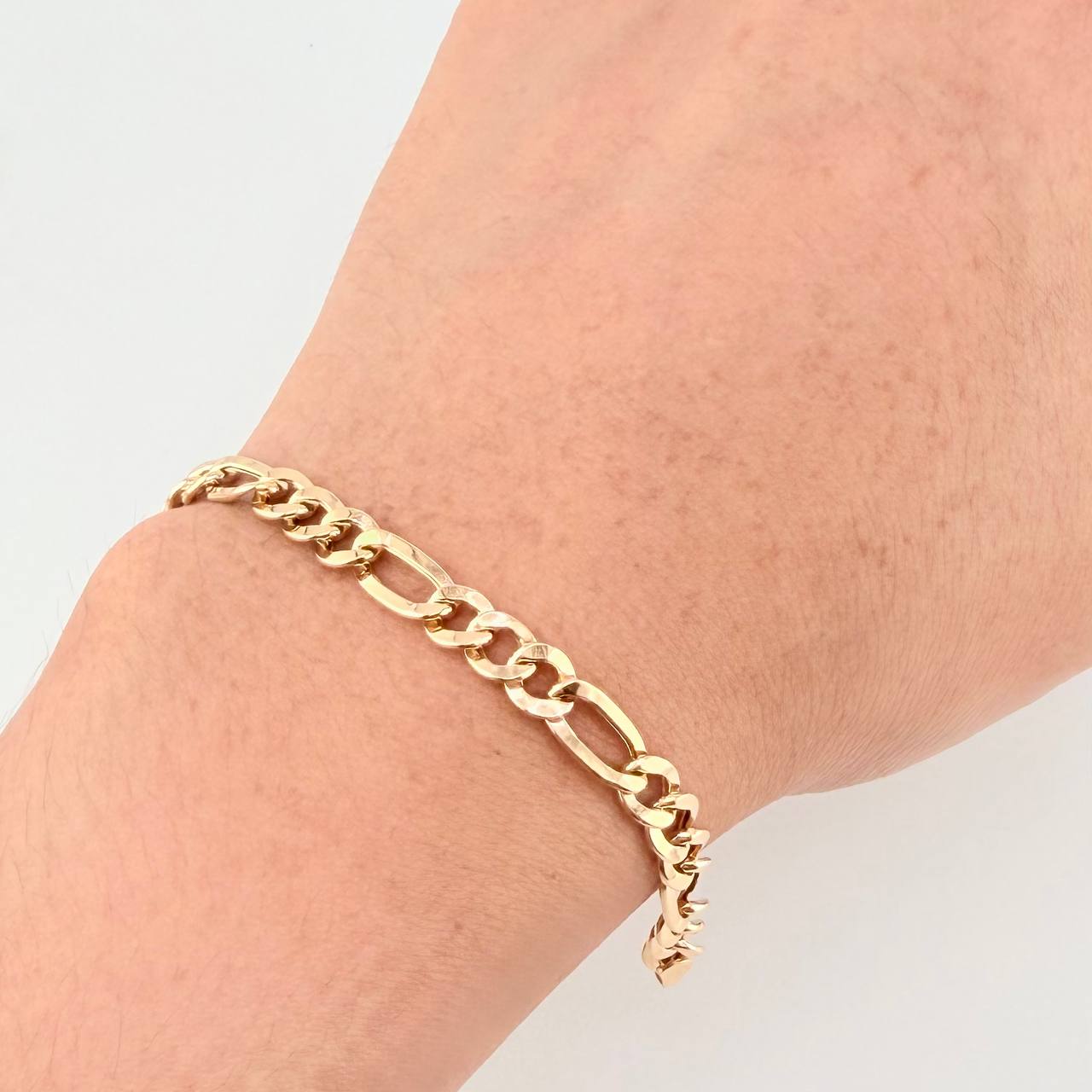 Pulso Figaro 4.7gr / 7 3/4 in / 5.2mm Oro Amarillo +1 18K