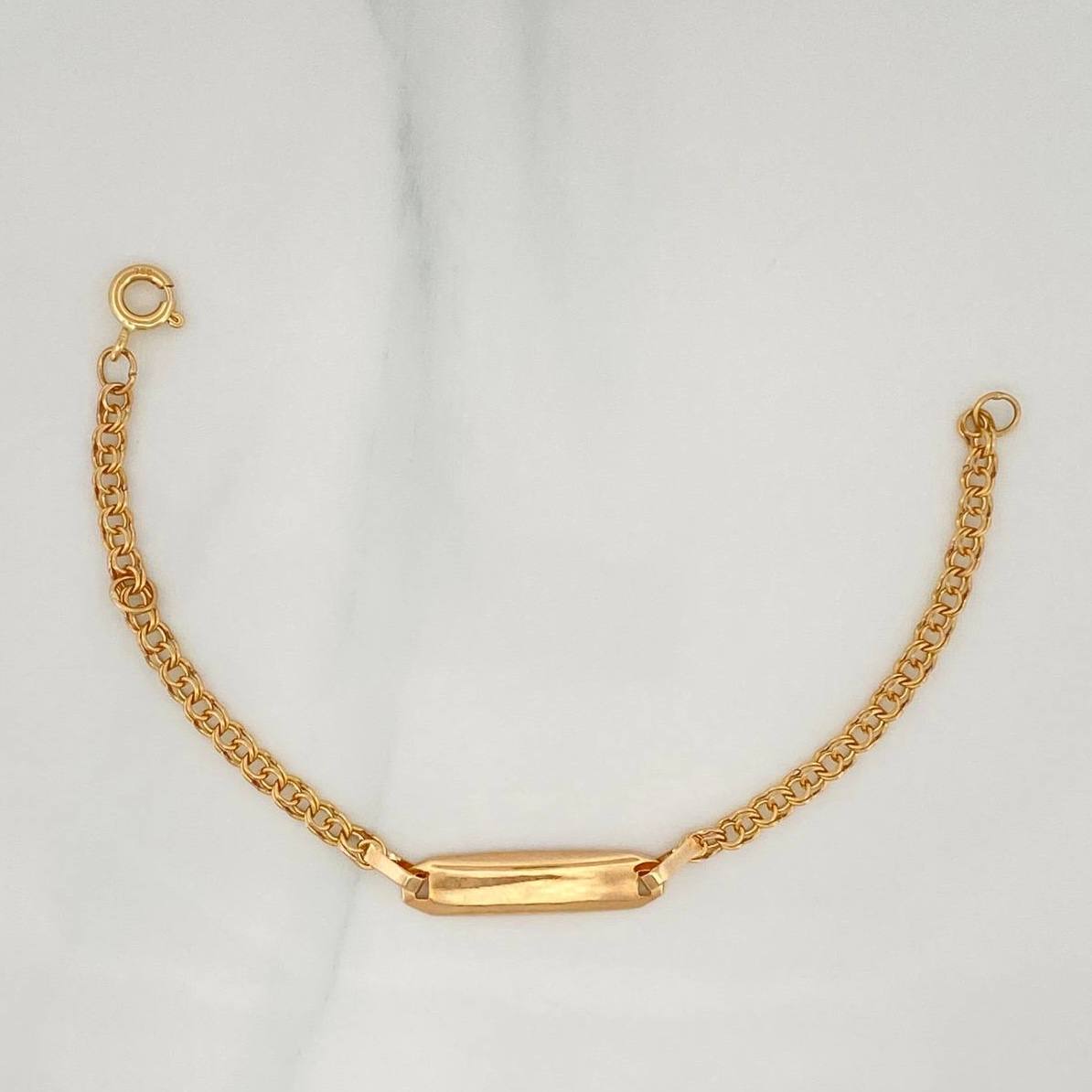 Pulso Bebé Placa Rectangular 2 g / 5 1/4 in / 3 mm Oro Amarillo 18K