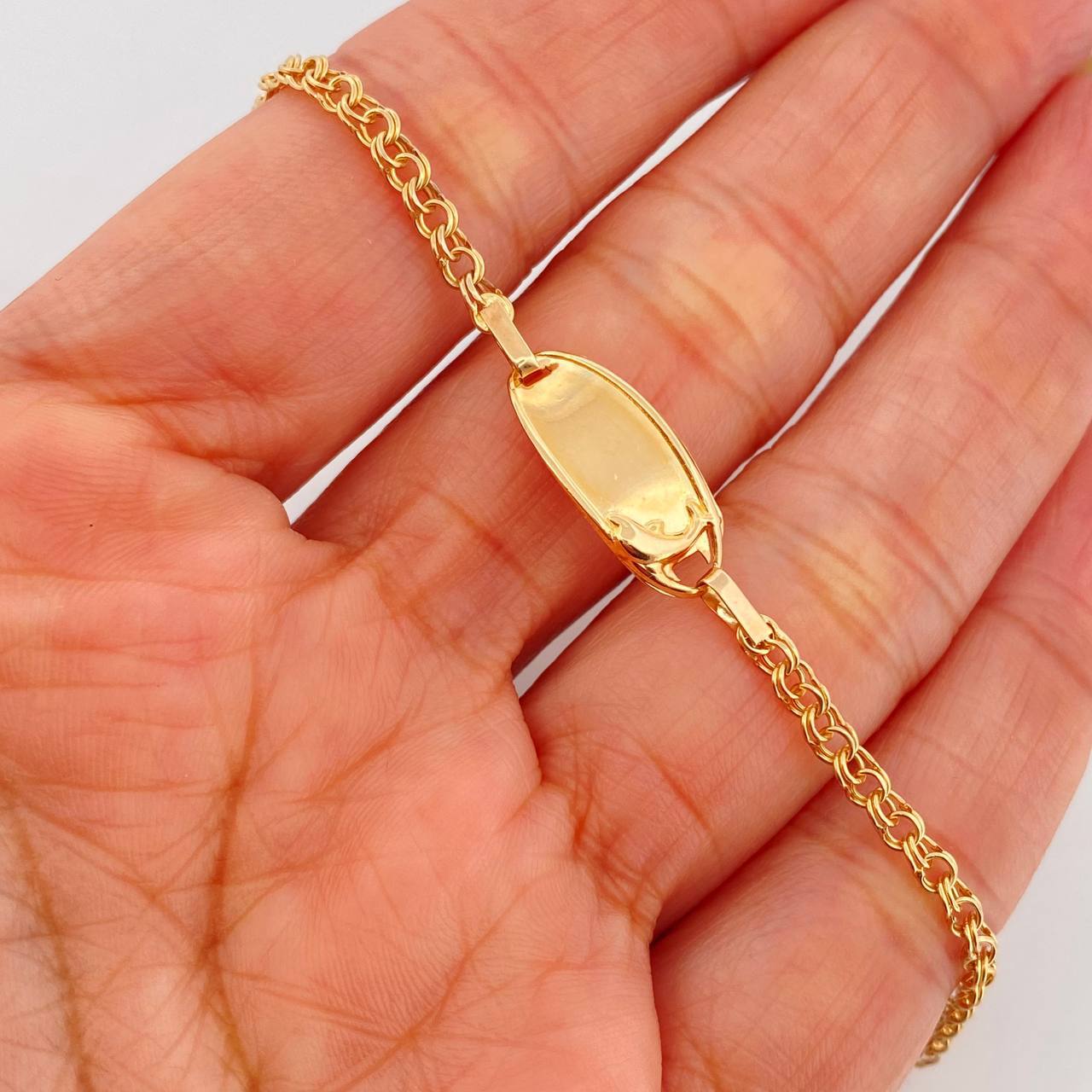Bracelet Baby Oval Plate Dolphin 2.25 g / 6 in / 2.9 mm Yellow Gold 18K