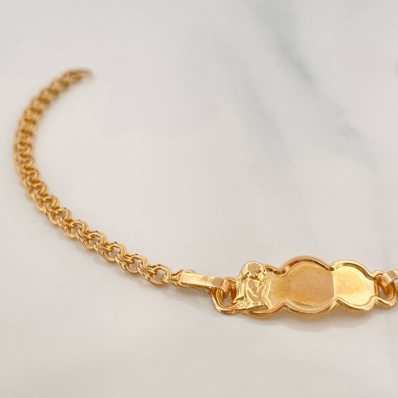 Pulso Bebé Placa Nube Angel 2.45 g / 6 1/4 in / 3 mm Oro Amarillo 18K