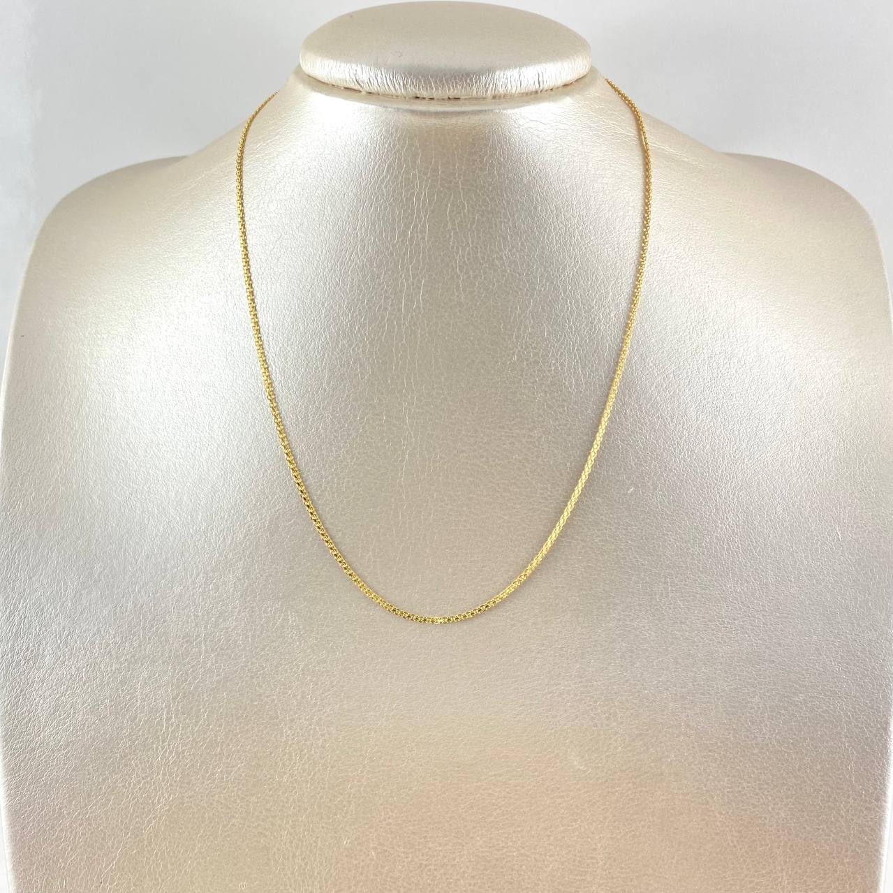 Cadena China 2.45gr / 17 3/4 in / 1.5mm Oro Amarillo +1 18K *