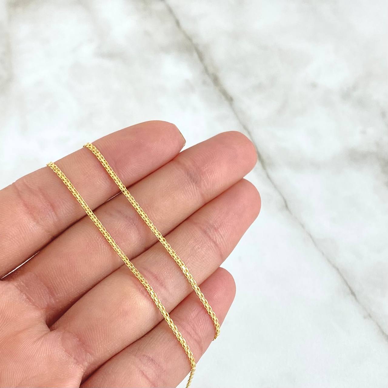 Cadena China 2.45gr / 17 3/4 in / 1.5mm Oro Amarillo +1 18K