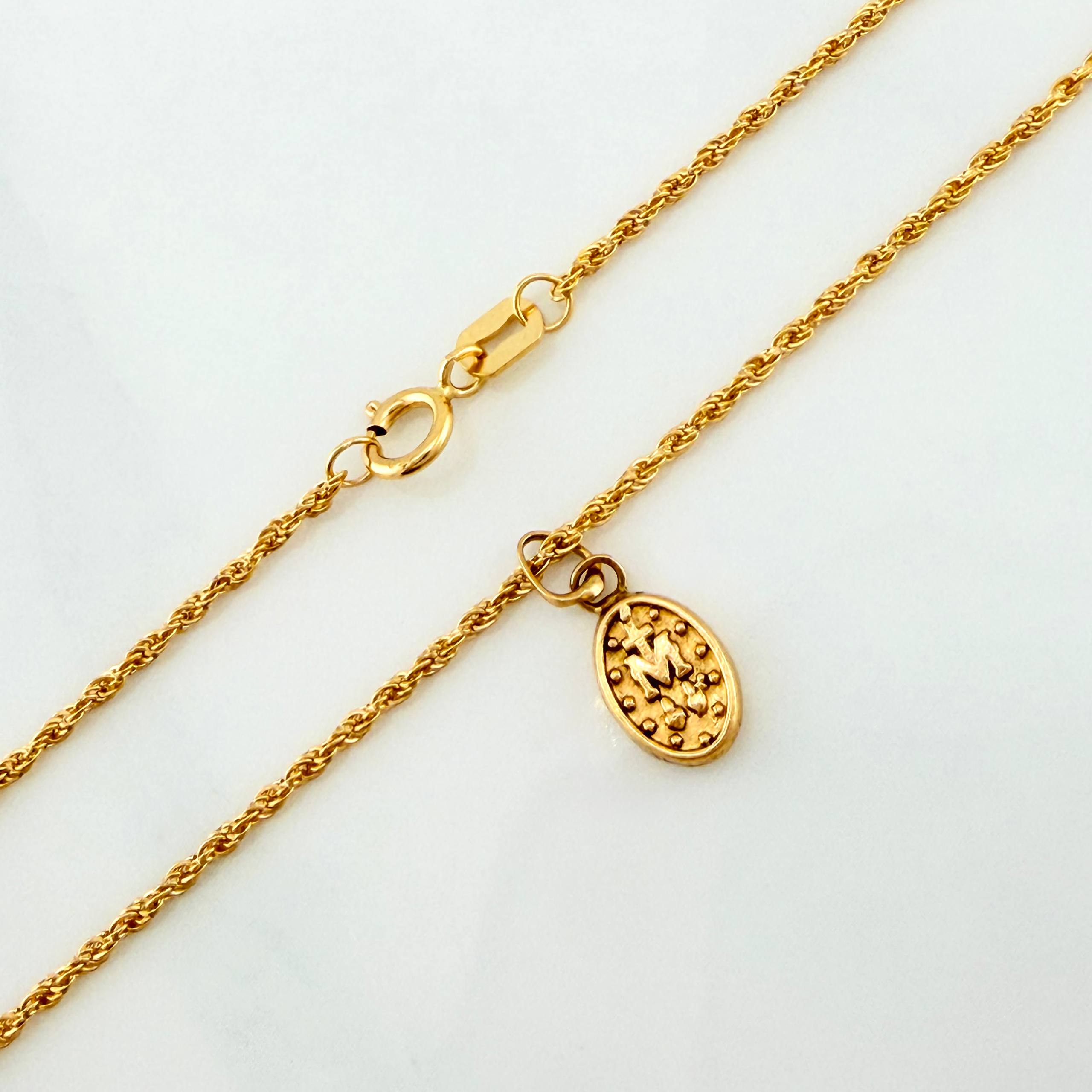 Rope Chain Set + Miraculous Virgin Pendant / 1.15 g / 17 3/4 in 18K Yellow Gold