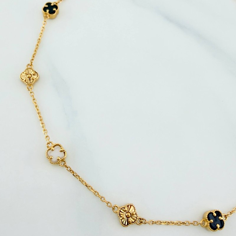 Pulso Trebol Aro Seguido 3.2 g / 8 1/4 in / 4.8 mm Oro Amarillo 18K
