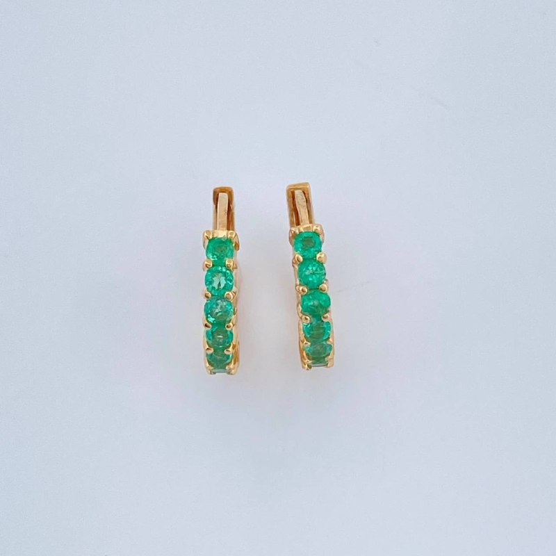 Dense Emerald Hoop Earrings 1.6gr / 0.5in / 18K Gold +