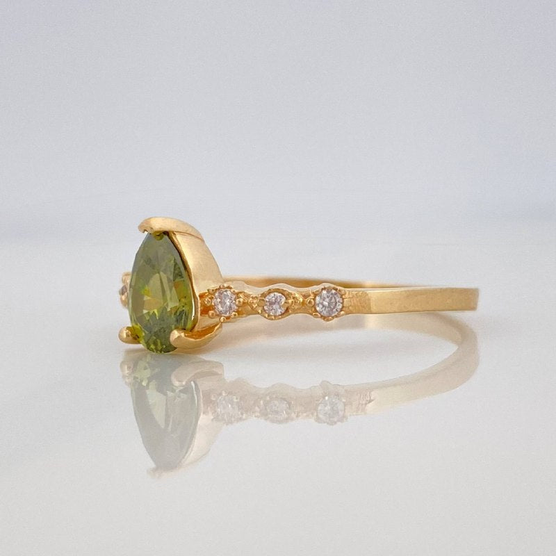 Solitaire Drop Ring 2.15 g / T7 3/4 Yellow Gold 18K