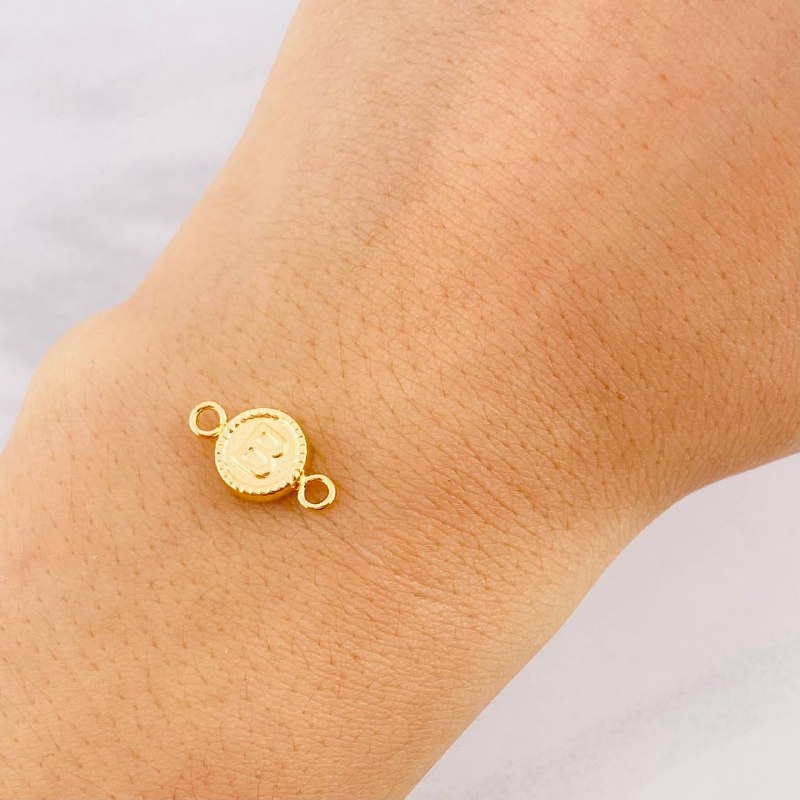 Charm Circle Letter B 0.45g / 1/2 in Yellow Gold 18K