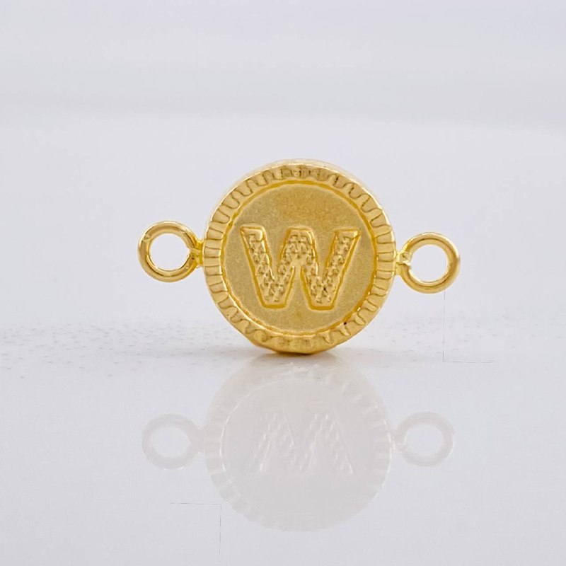 Charm Circle Letter W 0.6g / 3/4 in Yellow Gold 18K