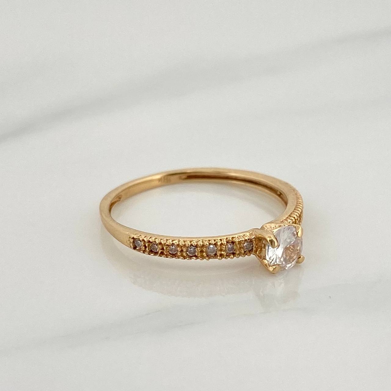 Anillo Solitario Churumbela 1.4gr / T5 1/2 / 3/4 in / Oro Amarillo 18K $