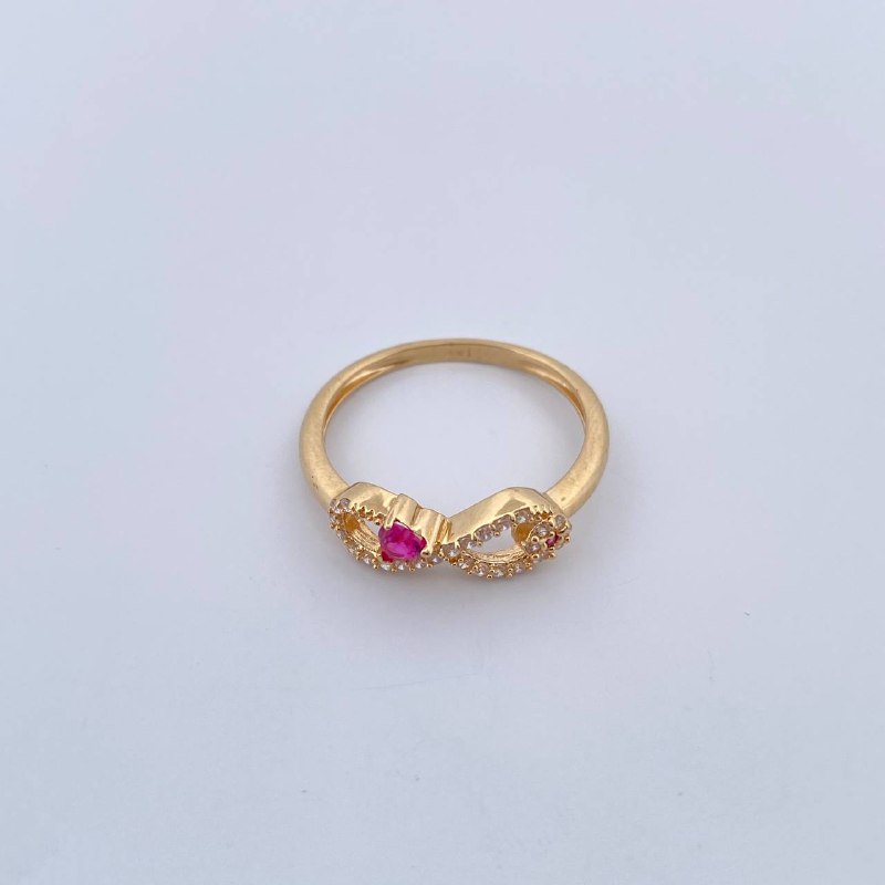 Infinity Ring 2.25gr / Size 7 1/4 / 18K Gold &