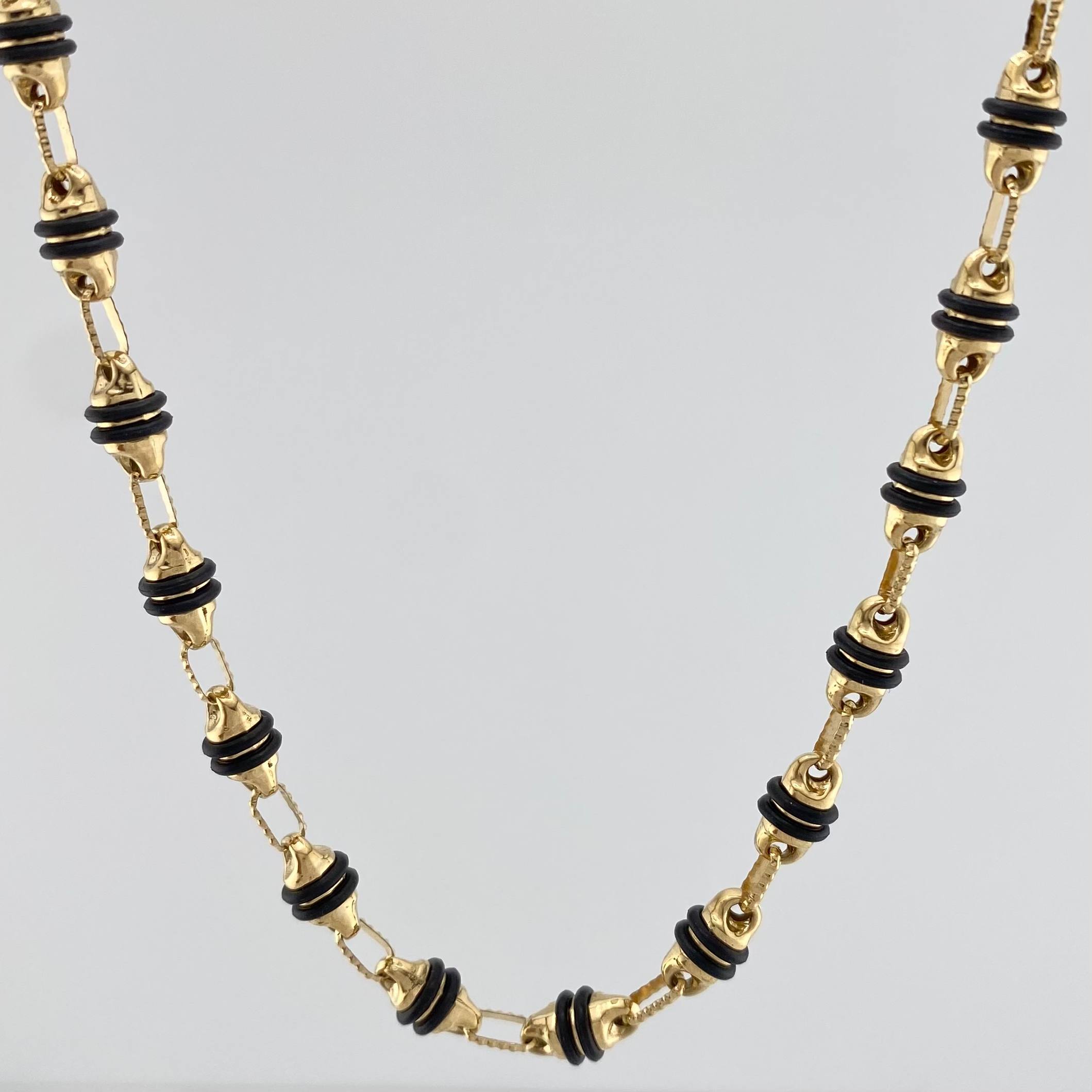 Rustic Barrel Chain 15.5 g / 24 1/2 in / 4.2 mm 18K Yellow Gold