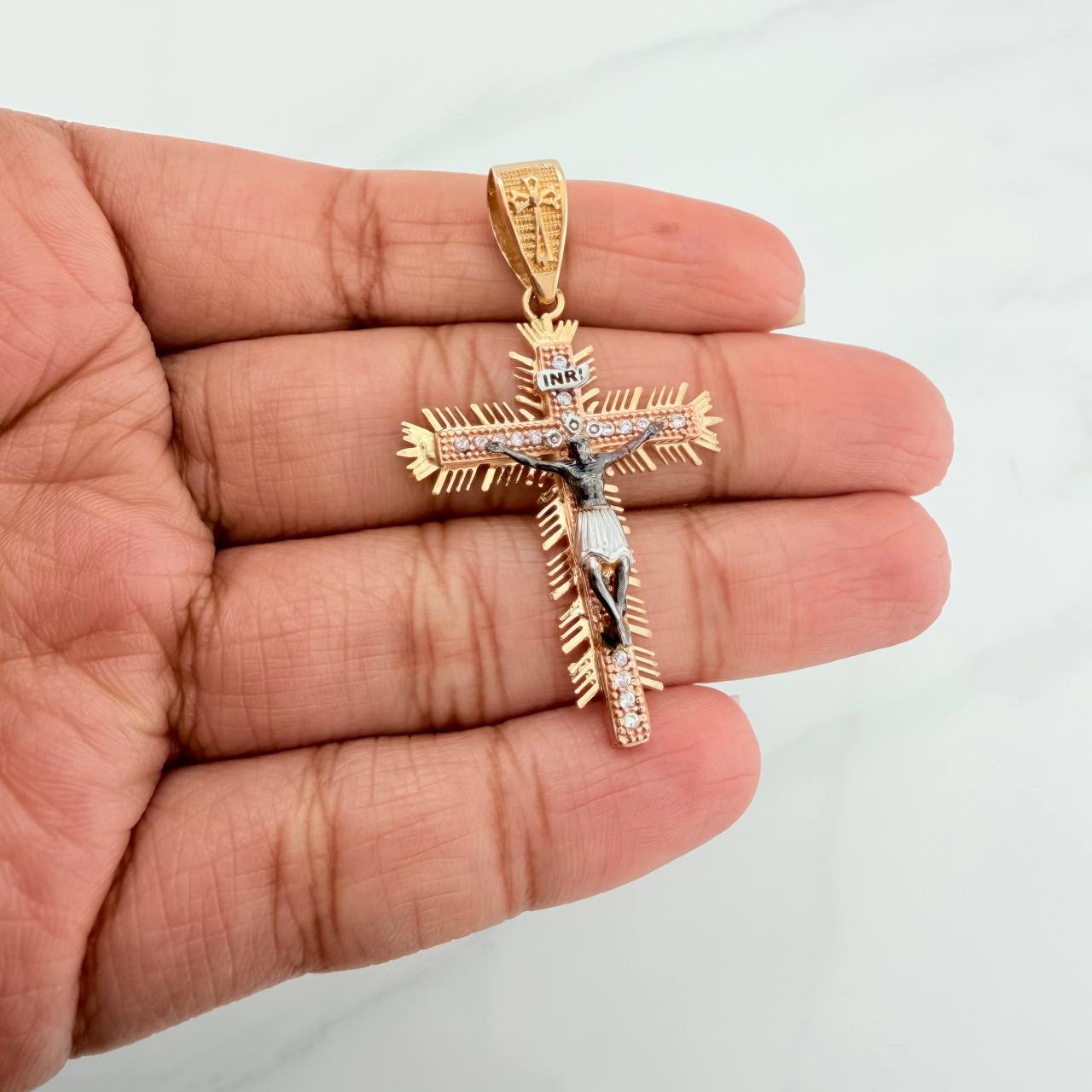 Dije Cruz Cristo Milagroso De Buga 5.45 g / 1 1/2 in Tres Oros 18K