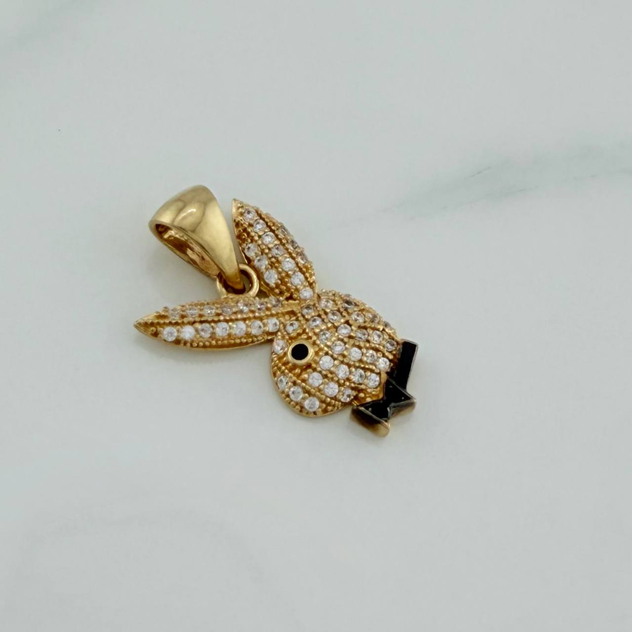 Dije Conejo 2.25 g / 1 in Dos Oros Negro Amarillo 18K