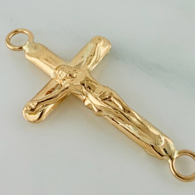 Charm Christ Cross 0.7gr / 1 in / 18K Yellow Gold %
