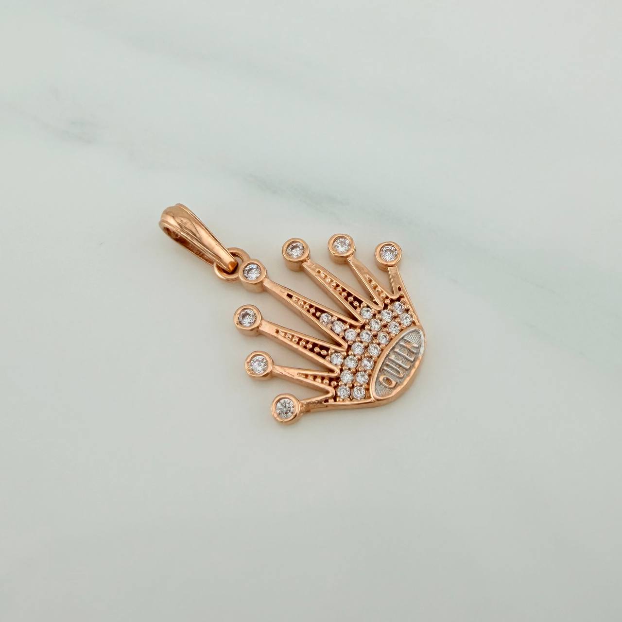 Dije Corona Queen 2.2gr / 1 in / Dos Oros Blanco Rosa 18K %