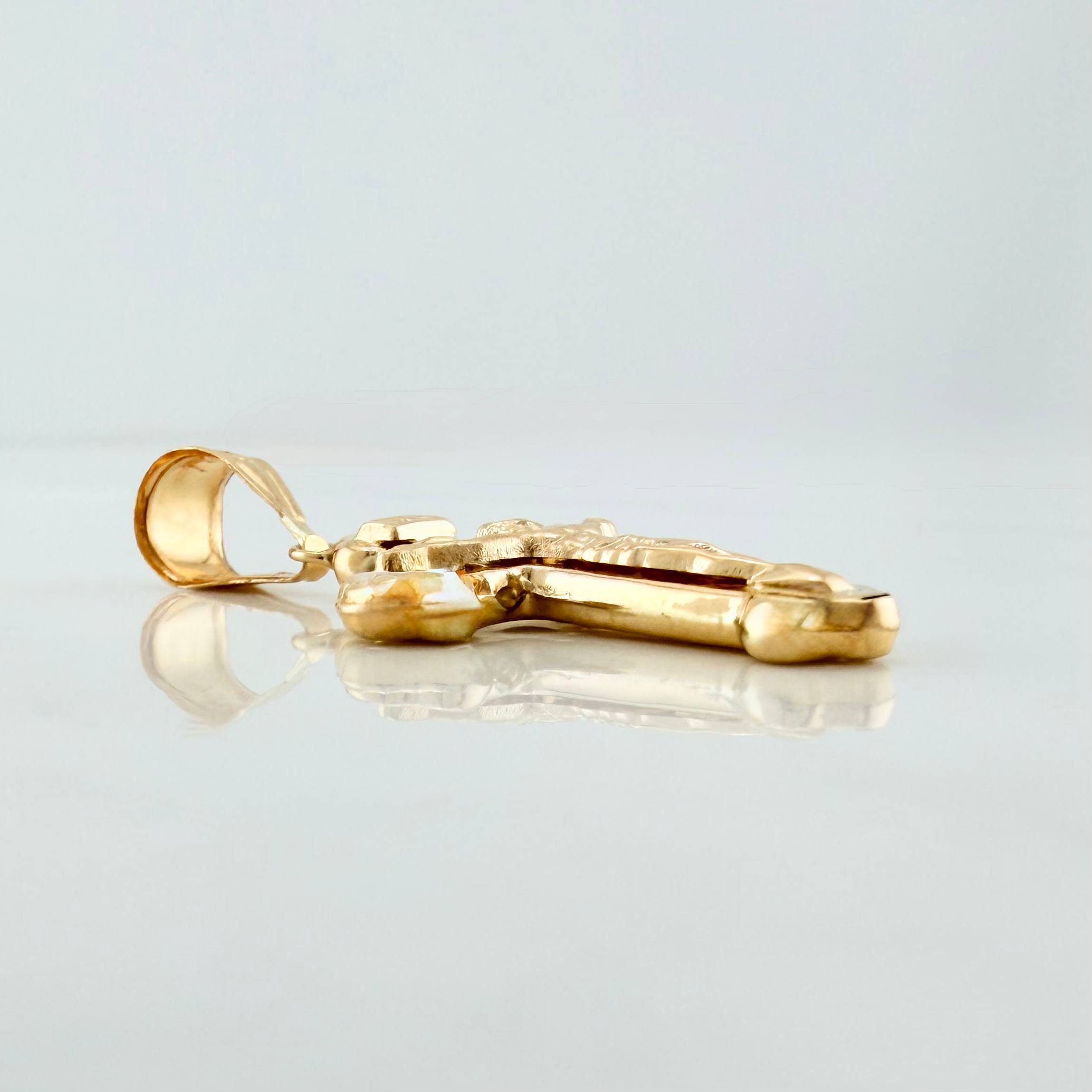 Dije Cruz Cristo 1.4 g / 1 1/2 in Oro Amarillo 18K