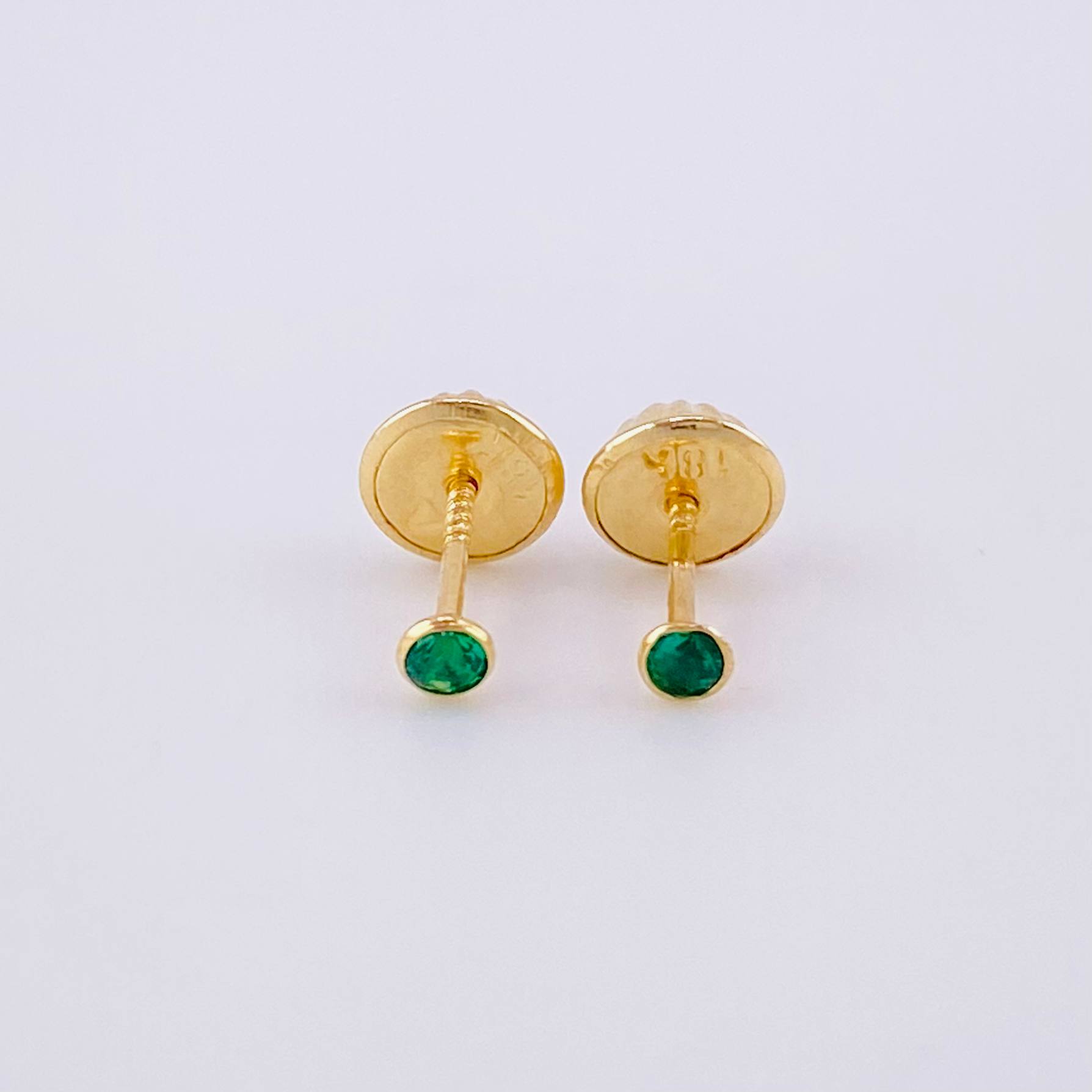 Stud Earrings Bezel 0.3g / in / 2.3mm Yellow Gold 18K
