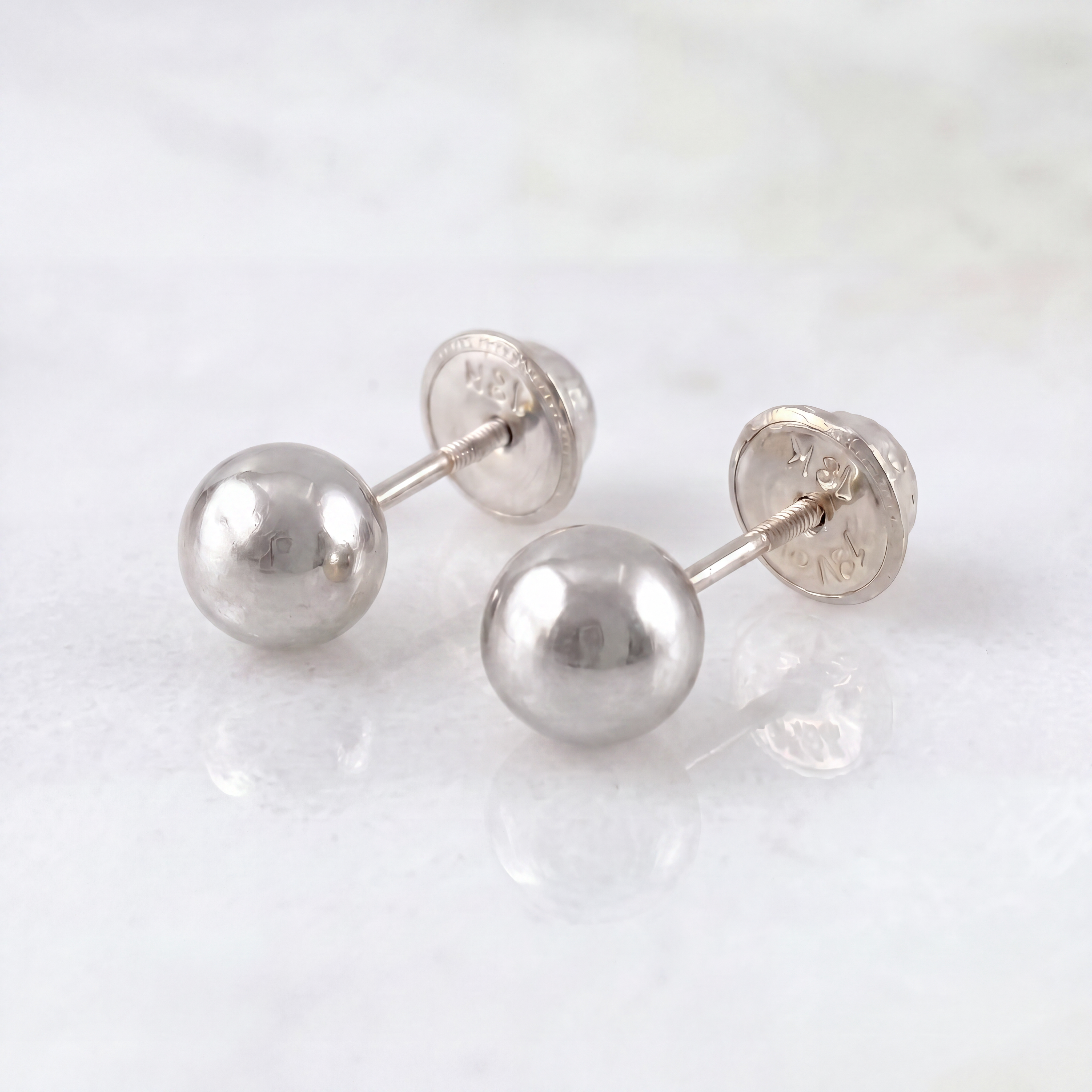 Stud Earrings Bead 0.8gr / 18K Gold &