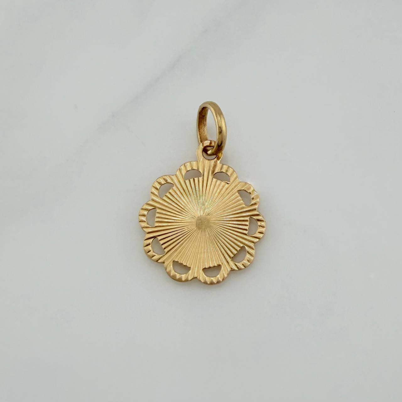 Dije Lady Justicia 1.8 g / 1 in Oro Amarillo 18K