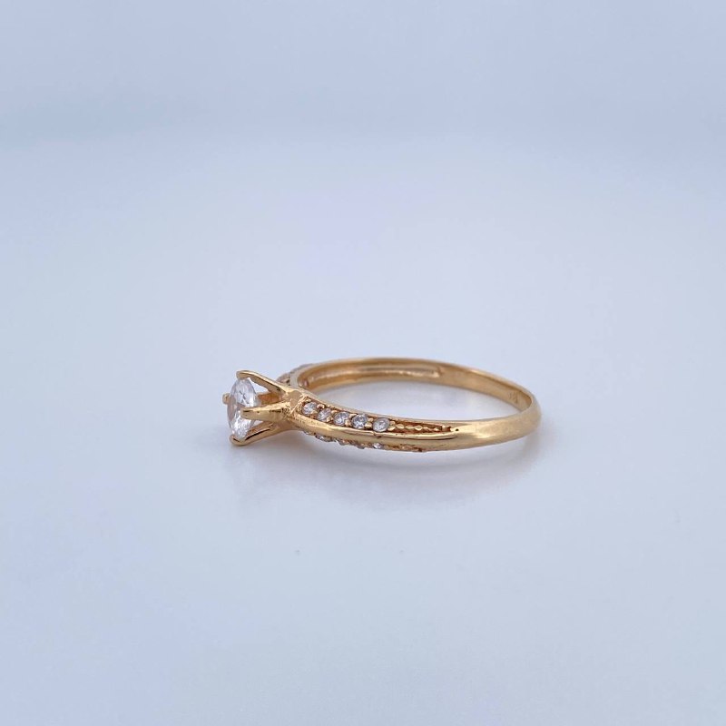 Solitaire Ring Churumbela. 2gr / Size 6 3/4 / 18K Gold &