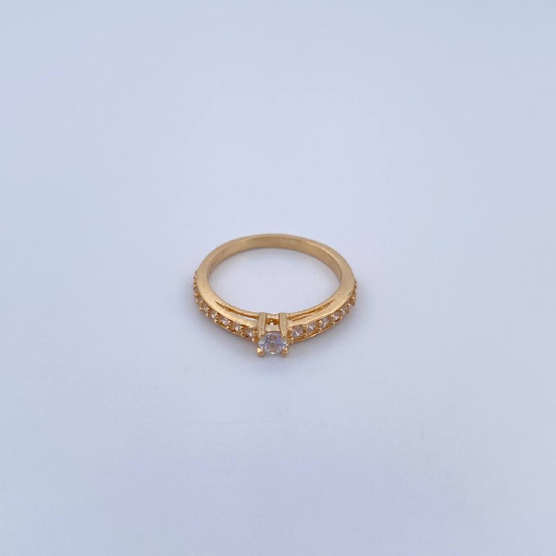 Churumbela Ring Solitaire 2.25gr / Size 5 1/4 / 18K Gold &