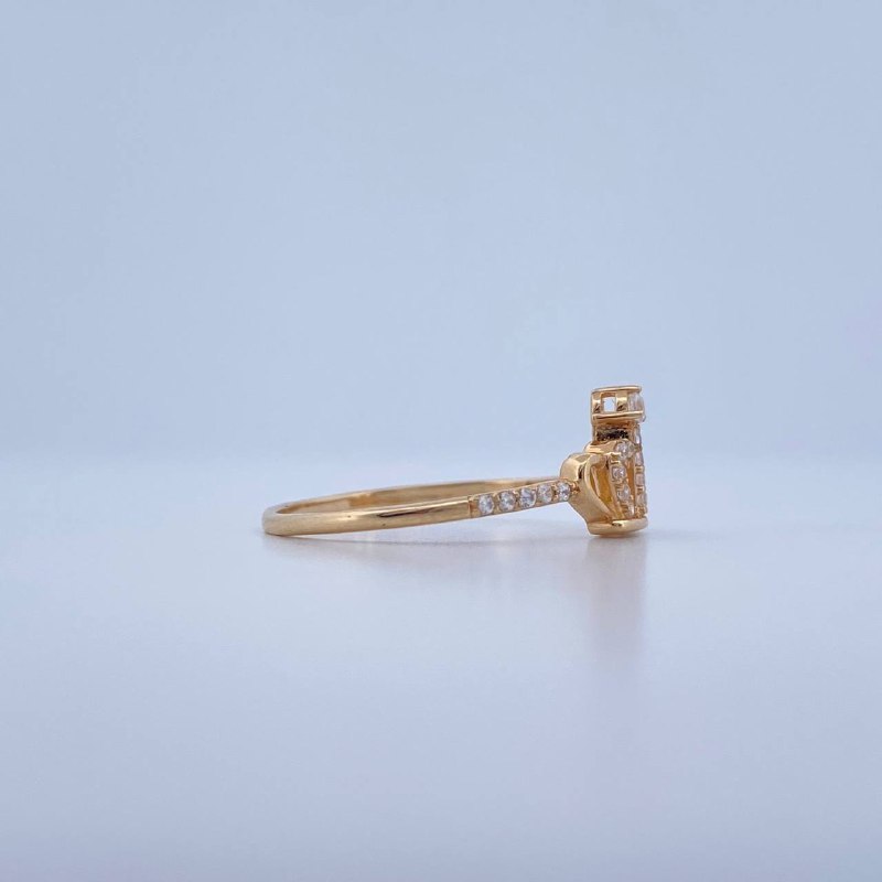 Tiara Ring 1.55gr / Size 7 1/4 / 18K Gold
