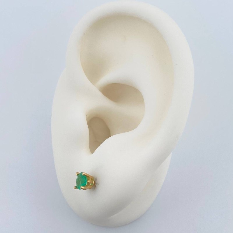 Topos Cuatro Garras Esmeralda 1gr / Oro Amarillo 18K %