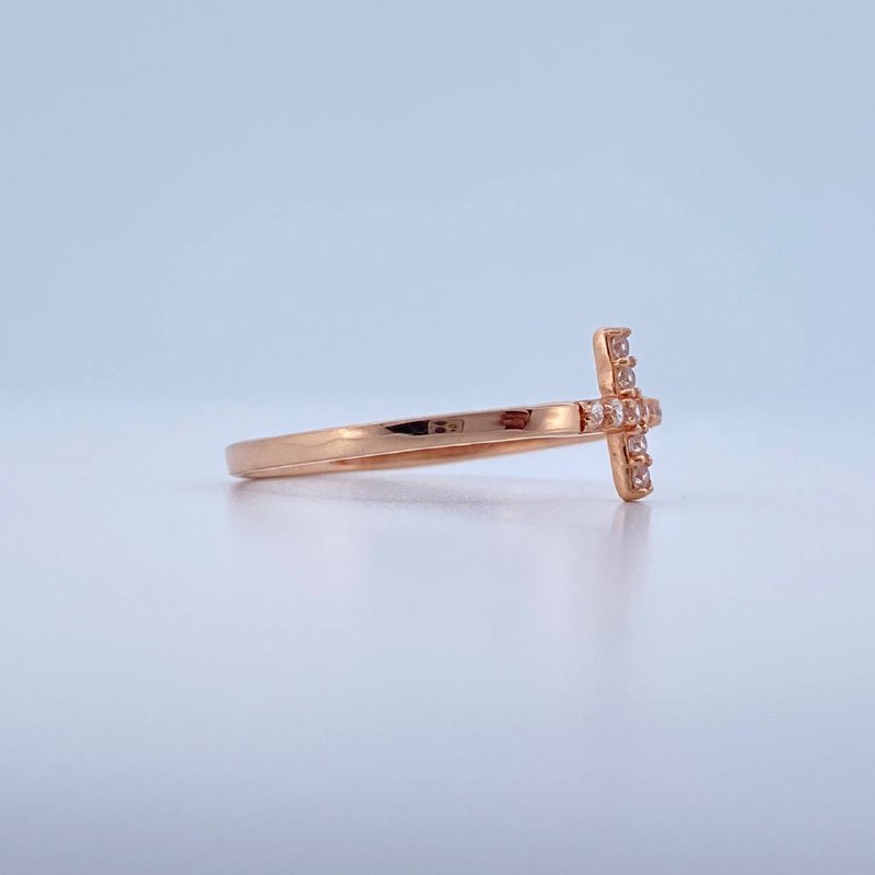 Internal Latin Cross Ring 1.1gr / Size 7 1/4 / 18K Gold