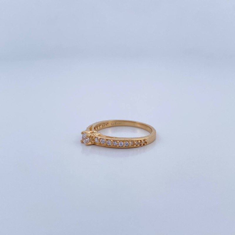 Churumbela Ring Solitaire 2.25gr / Size 5 1/4 / 18K Gold &