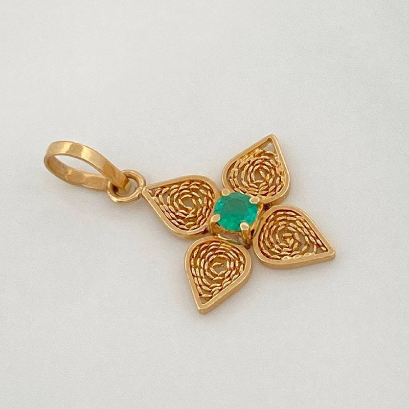 Dije Flor 0.75 g / 3/4 in Oro Amarillo 18K