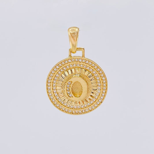 Dije Medalla Letra O 4.45 g / 1 1/4 in Oro Amarillo 18K