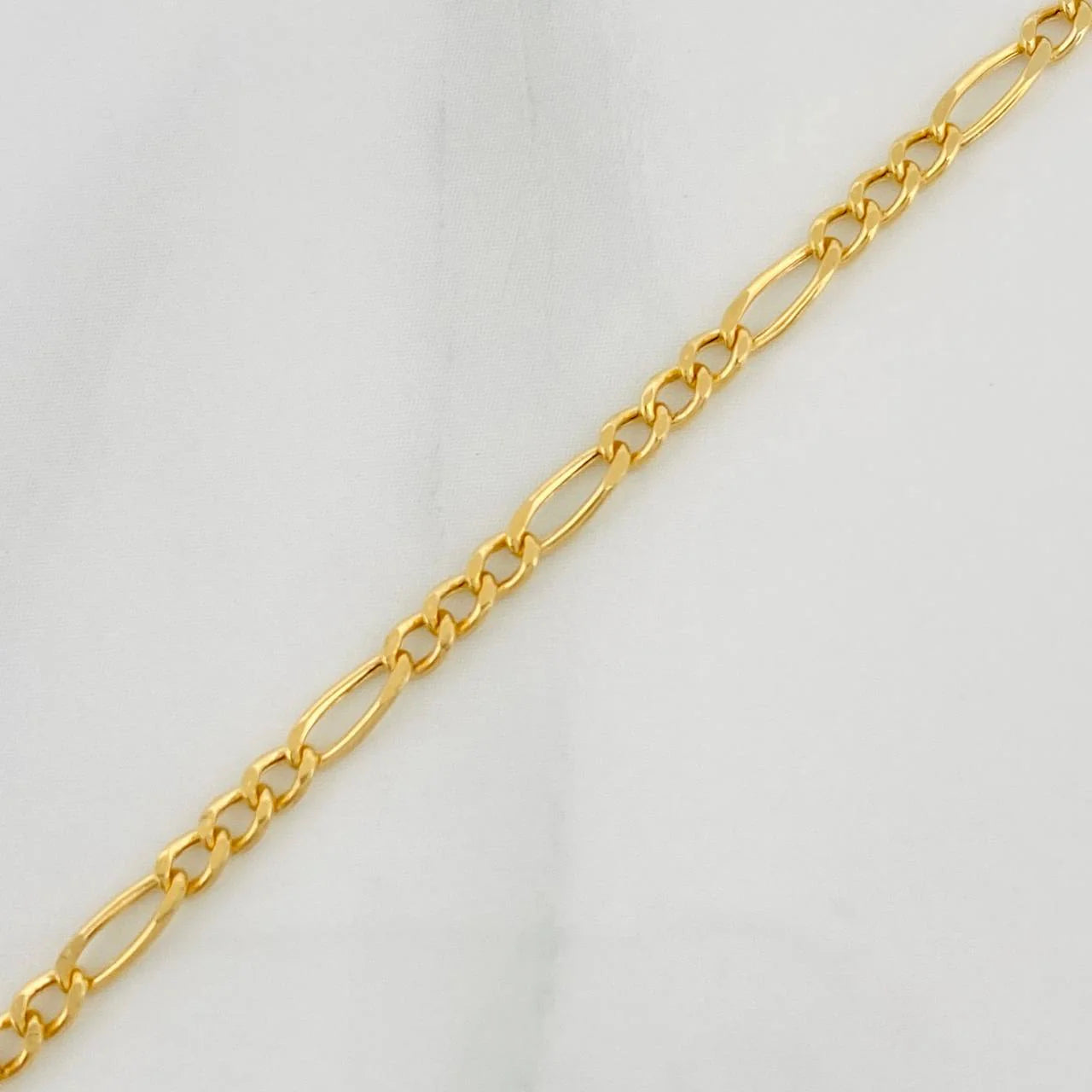 Pulso Figaro 1.15 g / 8 in / 2.4 mm Oro Amarillo 18K