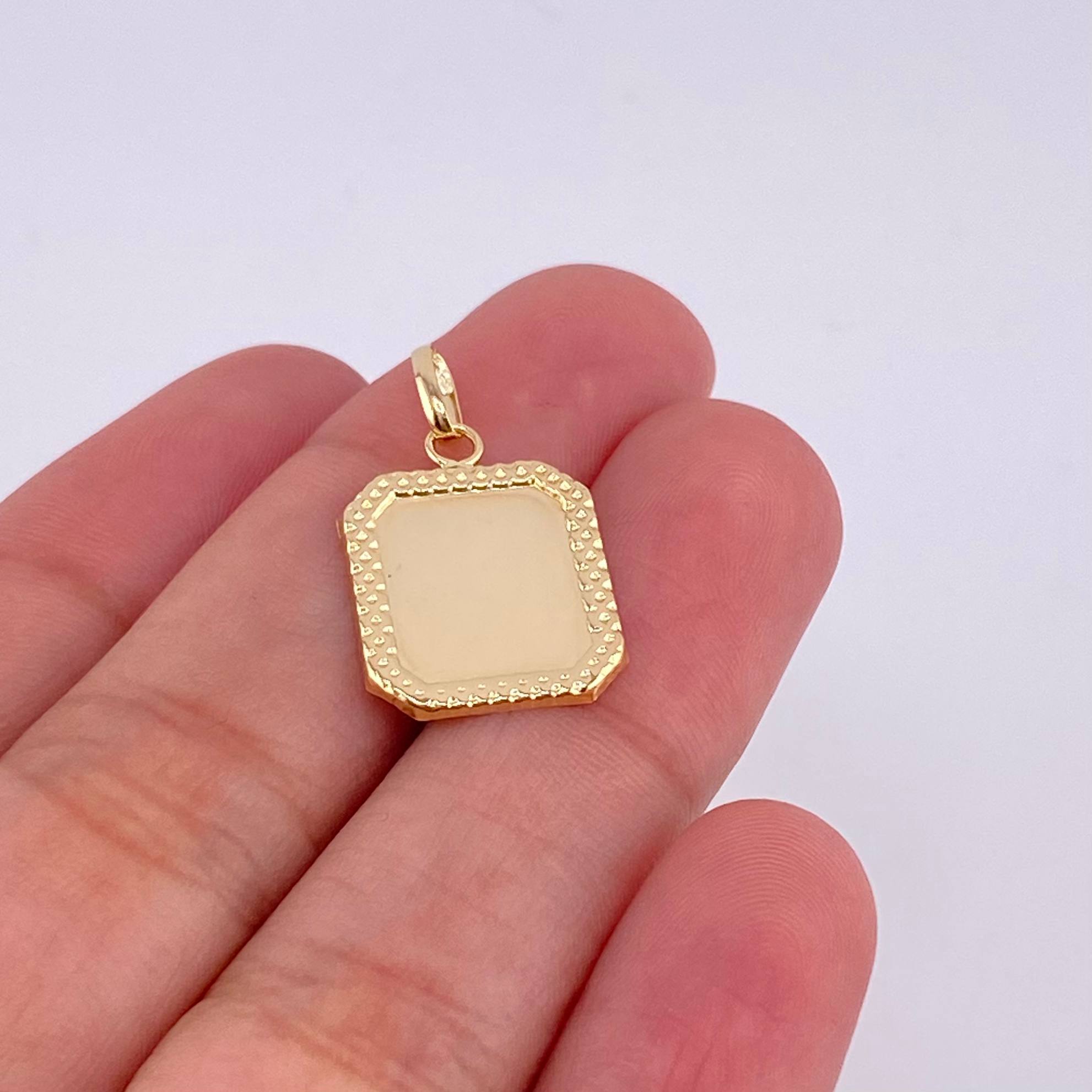 Pendant Plaque with Framed Border 0.7 g / 1 in 18K Yellow Gold