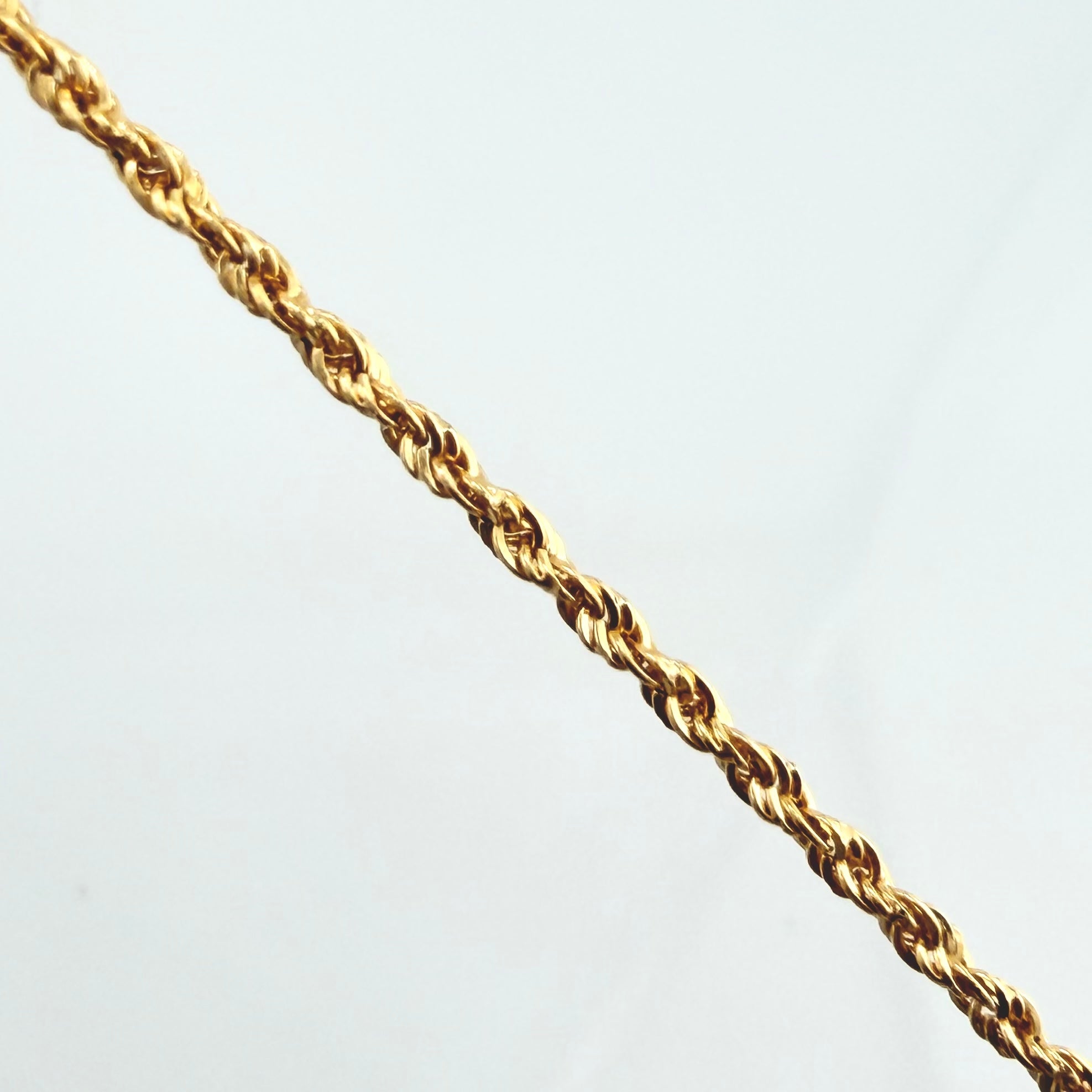 Cadena Lazo 1.55gr / 23 1/2 in / 1.5mm Oro Amarillo +3 18K ©