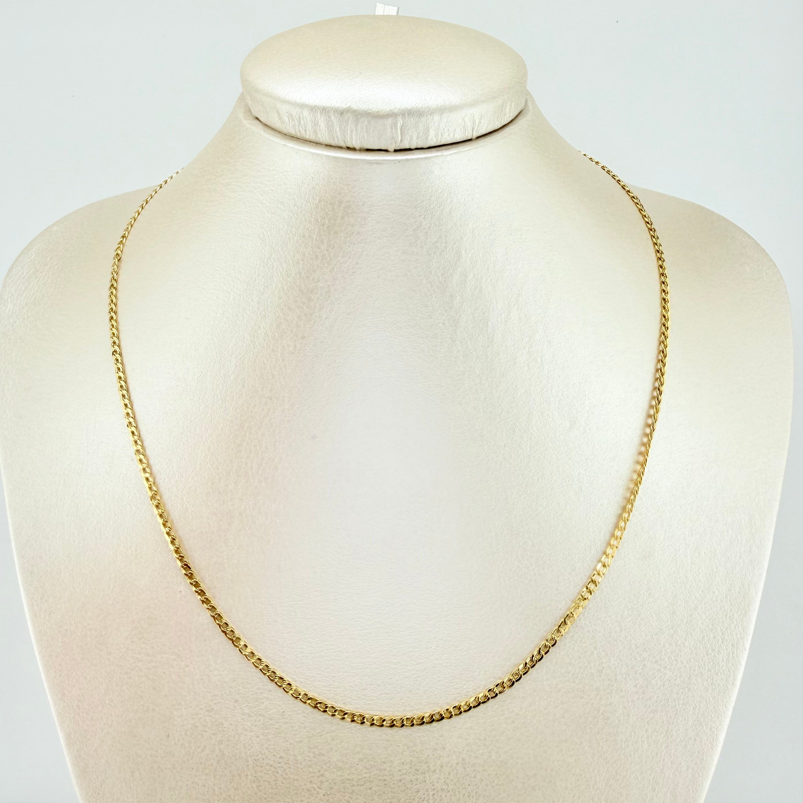 Cadena Cubana 2.4gr / 17 3/4 in / 2.4mm Oro Amarillo +1 18K *