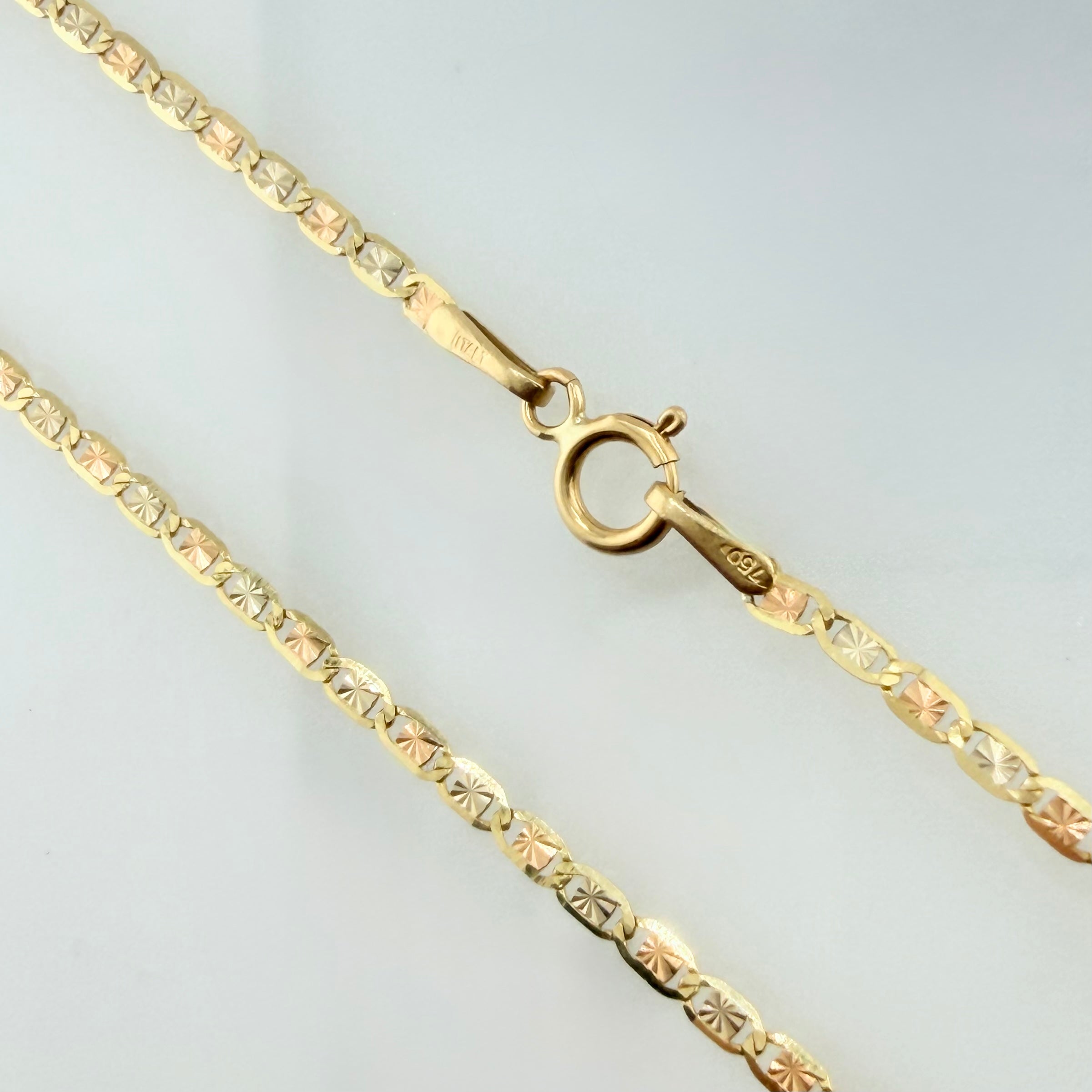 Cadena Plana 2.3gr / 19 3/4 in / 1.9mm Tres Oros +3 18K ©