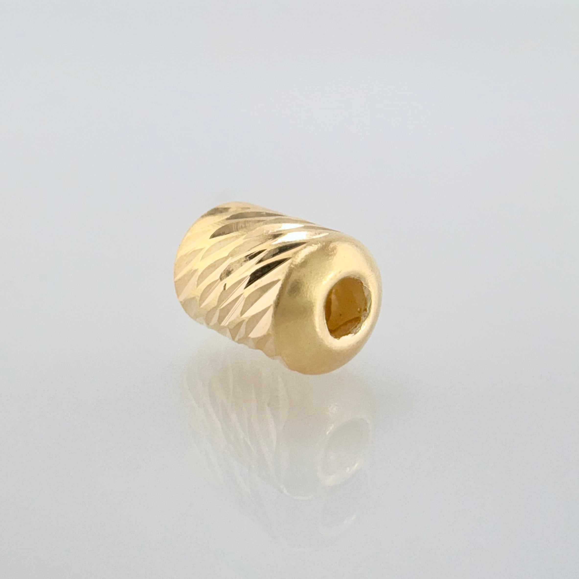 Herraje Cilindro Diamantado 0.15g / 1/4 in Oro Amarillo 18K