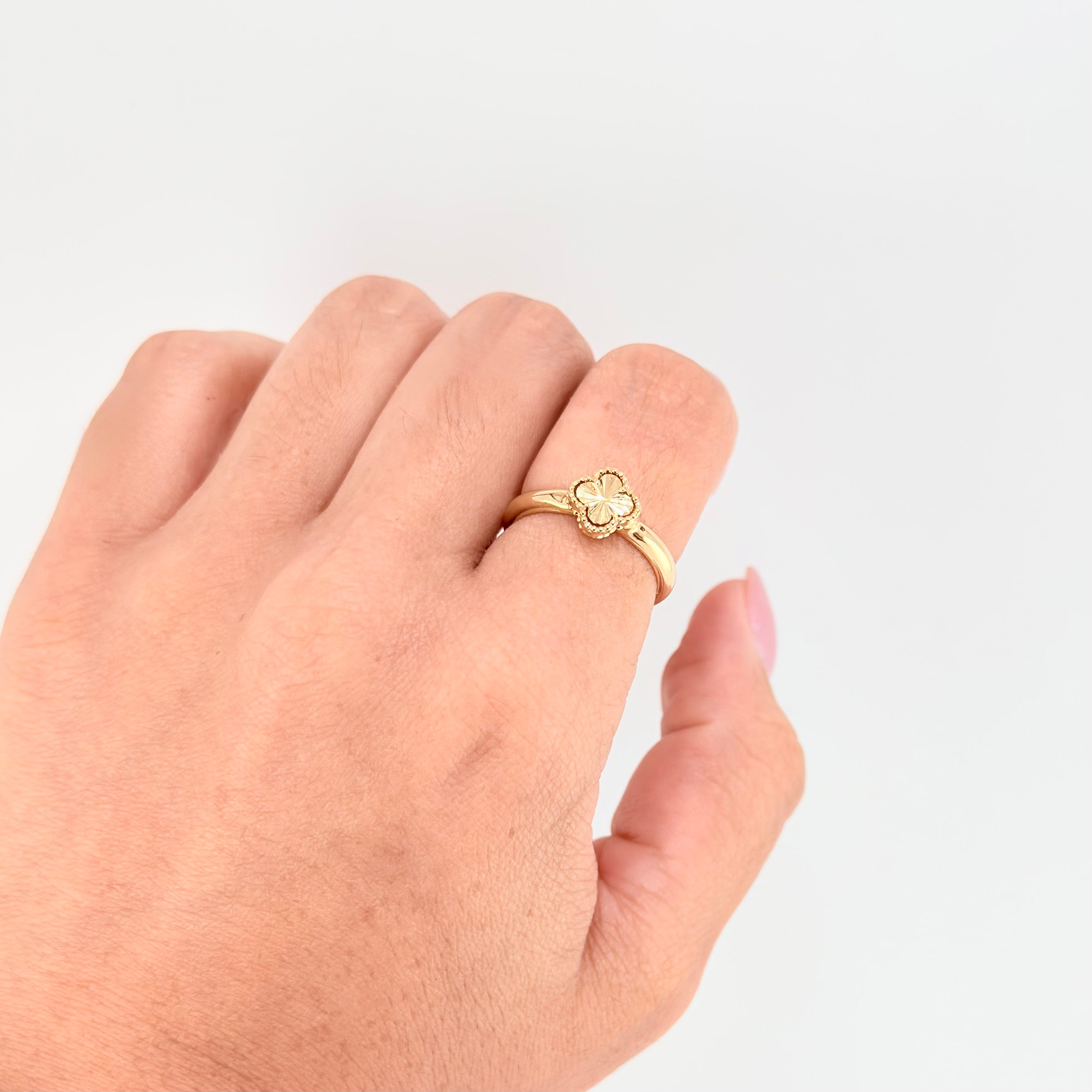 Anillo Trebol Dorado 2.2gr / T8 1/4 / Oro Amarillo Nac.Esp. 18K *