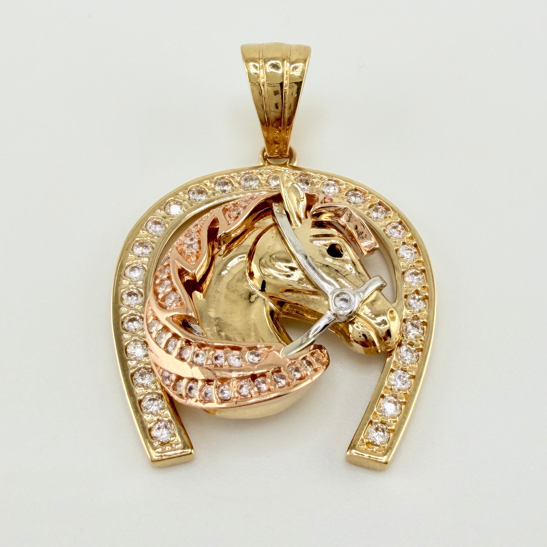 Dije Herradura Caballo 8.75gr / 1 1/4 in / Tres Oros 18K *