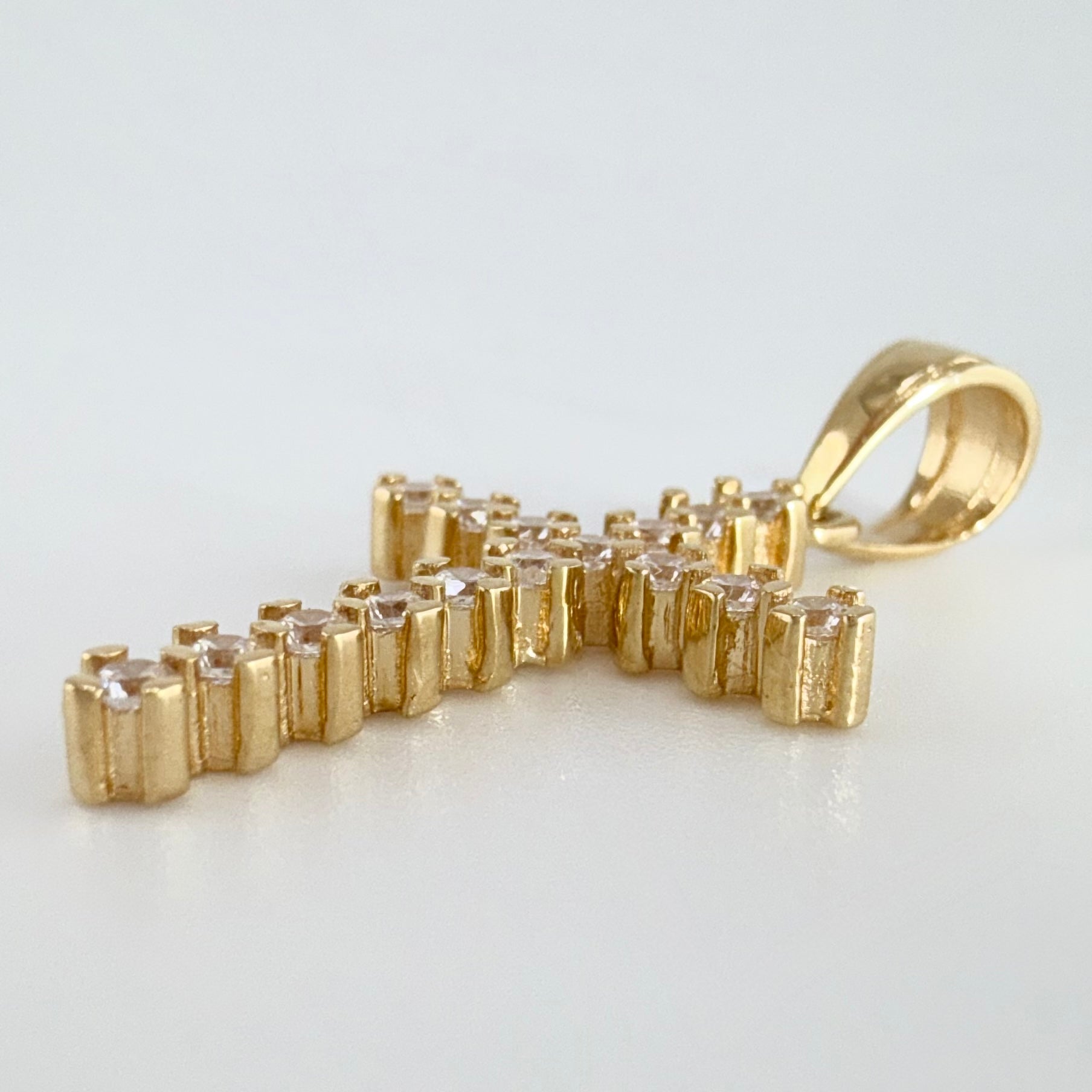 Dije Cruz 1.7gr / 1 1/4 in / Oro Amarillo 18K ©