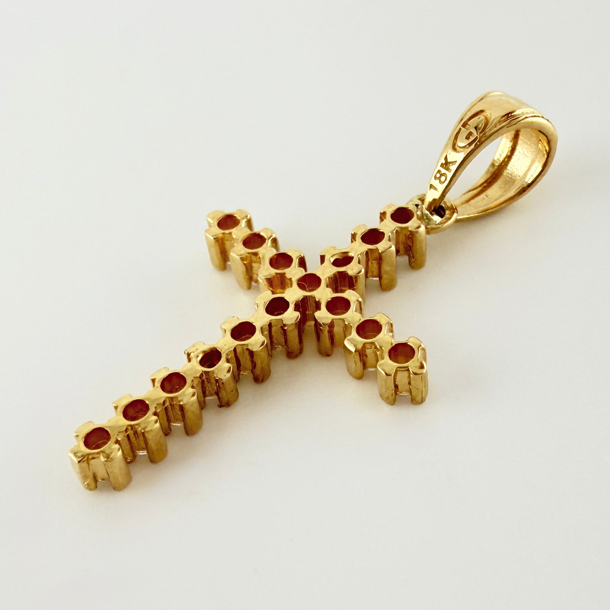 Dije Cruz 2.1gr / 1 1/4 in / Oro Amarillo 18K *